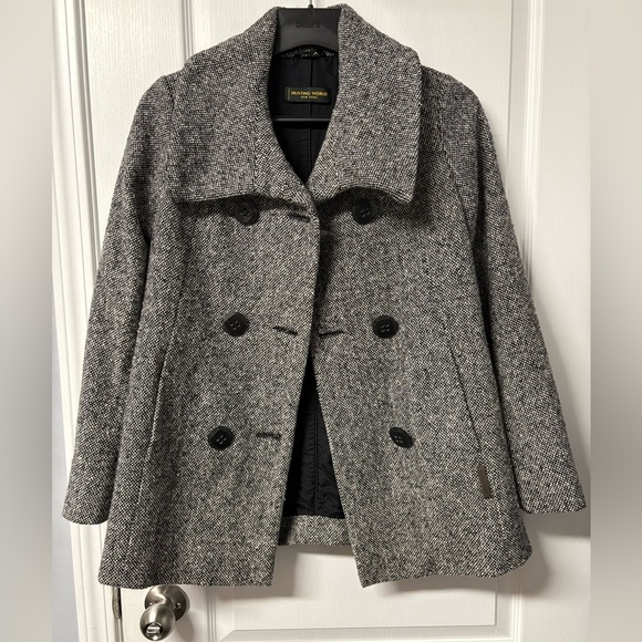 Hunting World Coat - Picture 1 of 12